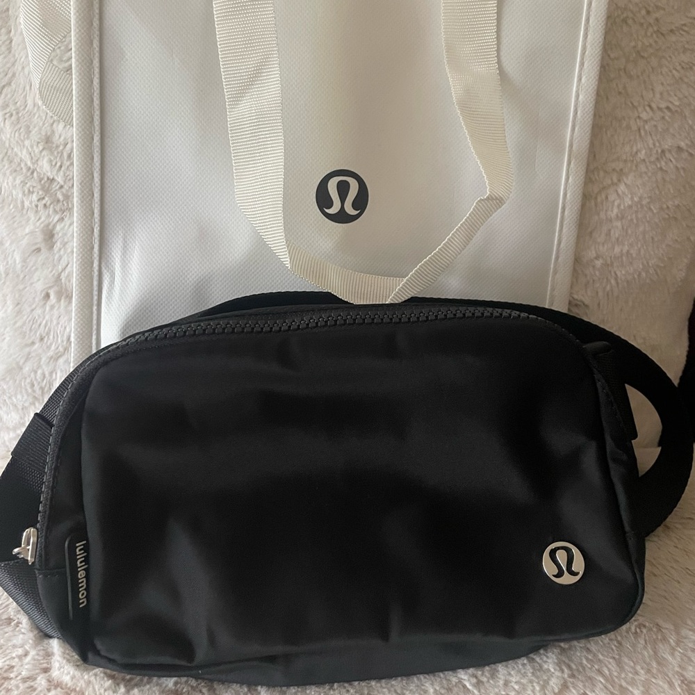 Lululemon Black Everywhere Belt Bag